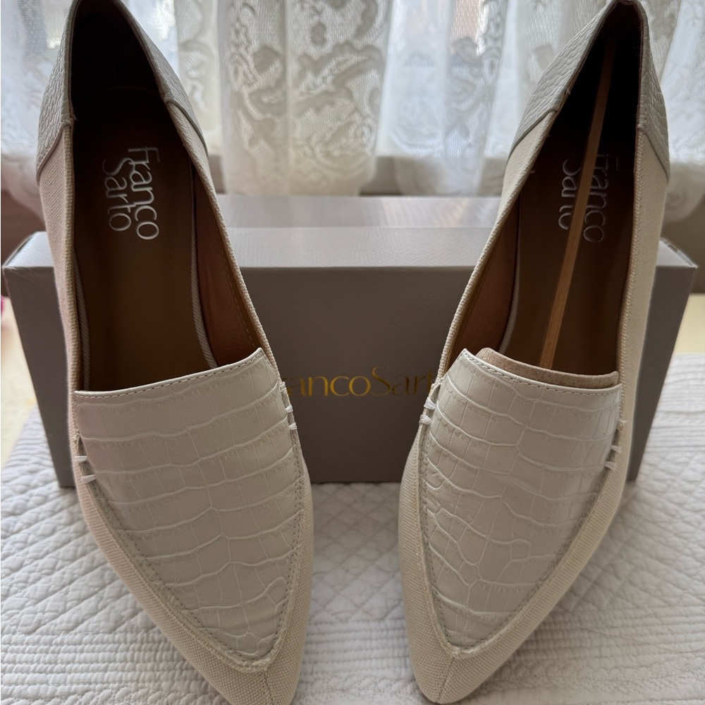 Franco Sarto Women's Textured Cream Flats